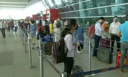 മാസ്‌ക് ധരിച്ചില്ലെങ്കില്‍ വിമാനത്താവളത്തില്‍ നിന്ന് ഇറക്കിവിടാം; ഡിജിസിഎ സര്‍ക്കുലര്‍ 