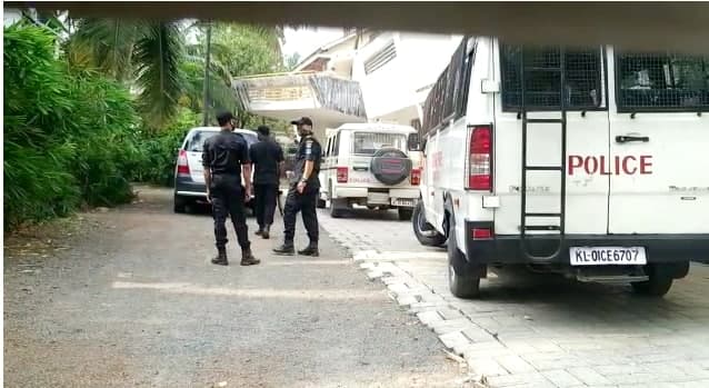 ഐഎസ്ഐഎസ് കേസുകളിൽ
സംസ്ഥാനത്തെ പോപ്പുലര്‍ ഫ്രണ്ട് നേതാക്കളുടെ വീടുകളിൽ എൻഐഎ റെയ്ഡ്