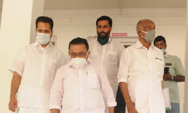 കെ.സിക്കു പണികൊടുത്തത് കെ.സി.? വിശ്വസ്തനും സീറ്റ് വാങ്ങിക്കൊടുക്കാനാകാതെ അടിതെറ്റി കെ.സി.; ഇരിക്കൂറില്‍ പ്രതിസന്ധി തന്നെ