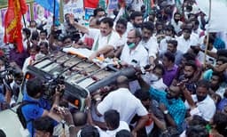 എംഎല്‍എ ആയാല്‍ നിയമസഭയില്‍ കാബറേ കളിച്ചെന്ന പരാതി ഉണ്ടാക്കില്ല ; നേമത്ത് ആദ്യ വെടി പൊട്ടിച്ച് മുരളീധരന്‍