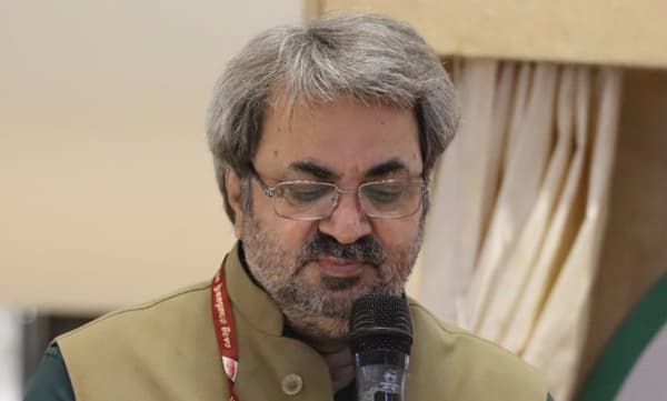 രണ്ട് ലക്ഷത്തിലധികം വോട്ടര്‍മാര്‍ക്ക് വീട്ടിലിരുന്ന് വോട്ട് ചെയ്യാം ; ടീക്കാറാം മീണ