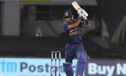 അര്‍ധസെഞ്ചുറിയോടെ തിളങ്ങി സൂര്യകുമാര്‍, മിന്നിച്ച്  ശ്രേയസും'..: ഇംഗ്ലണ്ടിന് 186 റണ്‍സ് വിജയലക്ഷ്യം