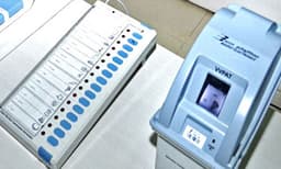 നിയമസഭാ തിരഞ്ഞെടുപ്പ് ; പോസ്റ്റല്‍ ബാലറ്റ് അപേക്ഷകര്‍   4,02498   