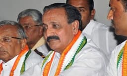 കോഴിക്കോട് ഡിസിസി ഓഫീസിലെ യോഗത്തില്‍ കയ്യാങ്കളി ; എംകെ രാഘവന്‍ എംപി യോഗത്തില്‍ നിന്നും ഇറങ്ങിപ്പോയി