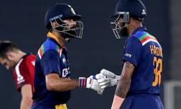 'ഫൈനലില്‍' തകര്‍ത്തടിച്ച് ഇന്ത്യ : ഇംഗ്ലണ്ടിന് കൂറ്റന്‍ വിജയലക്ഷ്യം