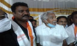 പന്തളം പ്രതാപനെതിരെ  മത്സരിച്ചതിന്  കോണ്‍ഗ്രസില്‍ നിന്ന് 10  വര്‍ഷംമുമ്പ് പുറത്താക്കിയ ഉല്ലാസ് പന്തളം വീണ്ടും കോൺഗ്രസ്സിൽ 