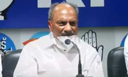 എല്‍.ഡി.എഫ് തുടര്‍ ഭരണം ആപത്ത്; വിശ്വാസികള്‍ സര്‍ക്കാരിന് മാപ്പ് നല്‍കില്ല: എ.കെ ആന്റണി