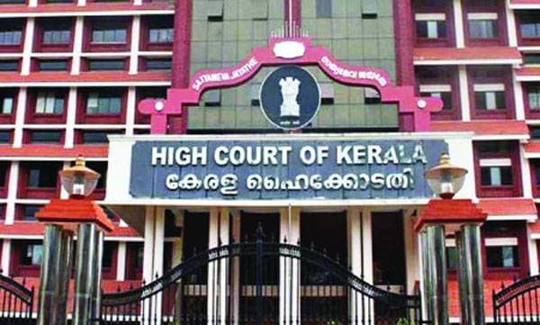 മനുഷ്യന്റെ പല്ല് മാരകായുധമാണെന്ന്  പോലീസ്, അല്ലെന്ന് ഹൈക്കോടതി, പ്രതിയ്ക്ക് ജാമ്യം 