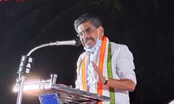 ഇരട്ടവോട്ടിന്റെ ബലത്തില് സിപിഎം തുടര്ഭരണം അവകാശപ്പെടുന്നു : മുല്ലപ്പള്ളി രാമചന്ദ്രന്