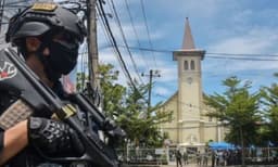  ഇ​ന്തോ​നേ​ഷ്യ​യി​ലെ റോ​മ​ന്‍ ക​ത്തോ​ലി​ക്കാ ക​ത്തീ​ഡ്ര​ലിന് നേ​രെ ചാ​വേ​ര്‍ ആ​ക്ര​മ​ണം