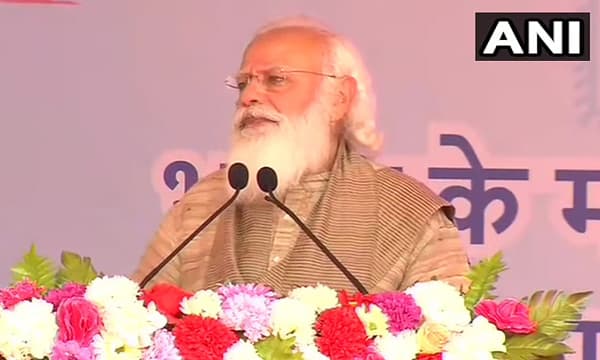 മോഡിയുടെ ബംഗ്ലാദേശിലെ ക്ഷേത്രദര്‍ശനത്തിന്റെ ഉന്നം ബംഗാളിലെ ഹിന്ദുവോട്ട് ; 2016 ല്‍ എടുത്ത അതേ അടവെന്ന് ശിവസേന