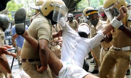 പി.എസ്.സി. സമരരോഷം മറികടക്കാന്‍ ഇടത് യുവജന സംഘടനകള്‍ ; യുവാക്കളുമായി കൂടിക്കാഴ്ച ; എല്ലാ മണ്ഡലങ്ങളിലും സ്‌ക്വാഡുകള്‍ 