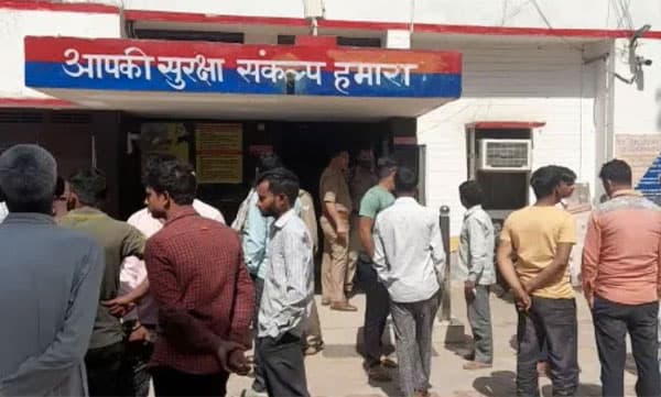 
യു.പിയില്‍ ട്യുഷന്‍ കഴിഞ്ഞ് മടങ്ങിയ പെണ്‍കുട്ടിയെ തട്ടിക്കൊണ്ടുപോയി പീഡിപ്പിച്ചു; പെണ്‍കുട്ടി ജീവനൊടുക്കി, രണ്ടു പേര്‍ അറസ്റ്റില്‍