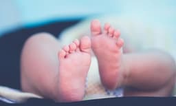 മദ്യപിച്ച് ബോധം നഷ്ടപ്പെട്ട് കുഞ്ഞിനെ മുലയൂട്ടാന്‍ മറന്ന് അമ്മ ; വിശന്നു തളര്‍ന്ന് കുഞ്ഞ് മരണത്തിന് കീഴടങ്ങി.