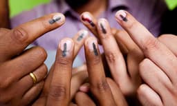 കൊട്ടിക്കലാശിക്കാതെ കോലാഹലങ്ങള്‍, കൊണ്ടുംകൊടുത്തും ഇനി ബൂത്തിലേക്ക്; തെക്കന്‍ജില്ലകളും സാമുദായിക വോട്ടുകളും വിധി നിര്‍ണയിക്കും‌