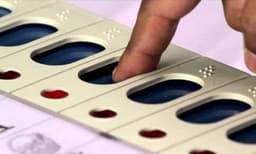 തെരഞ്ഞെടുപ്പ് ; അതിർത്തികളിൽ കർശന പരിശോധന ; അതിർത്തി കടക്കാൻ തിരിച്ചറിയൽ രേഖ നിർബന്ധം  