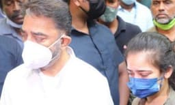 വോട്ടിനായി പണമൊഴുക്ക് : മക്കള്‍ നീതി മയ്യം സ്ഥാനാര്‍ത്ഥി കമല്‍ ഹാസന്‍ കളക്ട്രേറ്റില്‍
