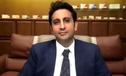 വാക്‌സിന്‍ വിതരണം വൈകുന്നതില്‍ സീറം ഇന്‍സ്റ്റിറ്റ്യൂട്ടിന് ആസ്ട്രസെനകയുടെ നോട്ടീസ്