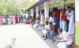 81-ല്‍ കുറയില്ല, തുടര്‍ഭരണം ഉറപ്പെന്ന് സി.പി.എം.; അയ്യപ്പന്‍, ഇ.എം.സി.സി, പുതുമുഖങ്ങള്‍ തുണയ്ക്കും 75-77; സീറ്റ് എണ്ണി യു.ഡി.എഫ്. 