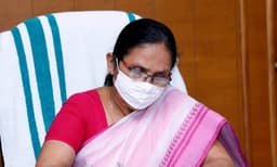 കേരളം വാക്സീൻ ക്ഷാമത്തിലേക്കെന്ന് ആരോഗ്യമന്ത്രി 