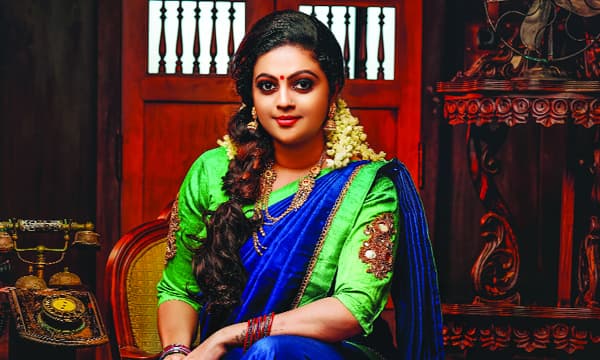 മേടപ്പൊന്നണിയും കൊന്നപ്പൂക്കണിയായ്.... 