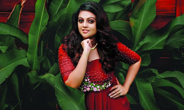 മേടപ്പൊന്നണിയും കൊന്നപ്പൂക്കണിയായ്.... 