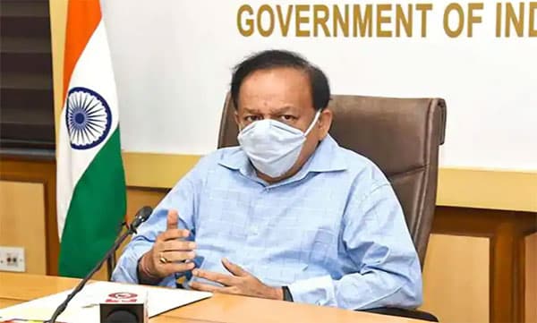 വാക്‌സിന്‍ ക്ഷാമമില്ലെന്ന് കേന്ദ്രം; വാക്‌സിനേഷനുള്ള പ്രായപരിധി കുറയ്ക്കണമെന്ന് സോണിയ ഗാന്ധി