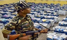 കഴക്കൂട്ടം മണ്ഡലത്തിലെ സ്‌ട്രോങ് റൂം തുറക്കാനുള്ള നീക്കം യു.ഡി.എഫും ബി.ജെ.പിയും എതിര്‍ത്തതോടെ ഉപേക്ഷിച്ചു