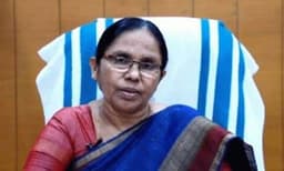 കൂട്ടപ്പരിശോധനാ ഫലം വന്നാലും രോഗികളെ പരിചരിക്കാന്‍ കേരളം സജ്ജമെന്ന് ആരോഗ്യമന്ത്രി: നിയന്ത്രണങ്ങള്‍ കടുപ്പിച്ചേക്കും