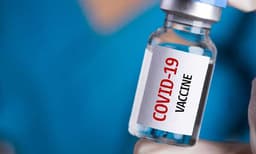 സമ്പൂര്‍ണ വാക്‌സിനേഷന് ലക്ഷ്യമിട്ട് കേന്ദ്രം; മെയ് ഒന്നു മുതല്‍ 18 വയസ്സിനു മുകളിലുള്ളവര്‍ക്കും വാക്‌സിന്‍ 