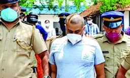 കീടനാശിനി കഴിച്ചിട്ടും മരിച്ചില്ല, കാര്‍വാര്‍ ബീച്ചിലെ പാറയിടുക്കില്‍ പോയത് ചാടി ചാകാന്‍ ; പോലീസിനോട് സനുമോഹന്‍