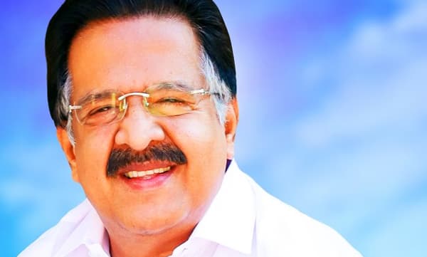 വാക്‌സിന്‍ സൗജന്യമായി നല്‍കണം ; കേന്ദ്രത്തിന് കത്തയച്ച് രമേശ് ചെന്നിത്തല