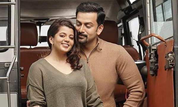 പത്ത് വര്‍ഷം സഹിച്ചതിനും,സ്‌നേഹിച്ചതിനും നന്ദി ; പ്രിയതമയക്ക് പൃഥ്വിയുടെ വിവാഹവാര്‍ഷികാശംസ