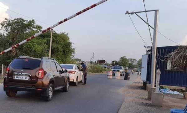 ലോക്ഡൗൺ പ്രഖ്യാപിച്ച് കർണാടക: വയനാട്ടിൽ നിന്ന് ചരക്കു വാഹനങ്ങൾക്കു മാത്രം അനുമതി 