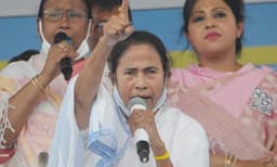 നന്ദിഗ്രാമിലെ റീ കൗണ്ടിംഗ് ആവശ്യം തെരഞ്ഞെടുപ്പ് കമ്മീഷന്‍ തള്ളി ; കോടതിയില്‍ പോകുമെന്ന് മമതാ ബാനര്‍ജി