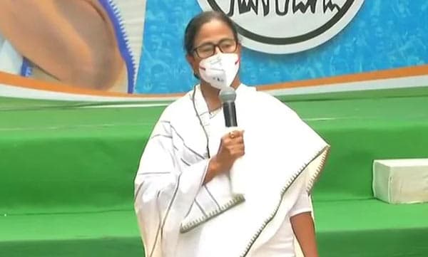 'നന്ദിഗ്രാമില്‍ റീകൗണ്ടിങ്ങ് അനുവദിച്ചാല്‍ ജീവന്‍ അപകടത്തിലാകും'റിട്ടേണിങ് ഓഫീസറുടെ സന്ദേശം വെളിപ്പെടുത്തി മമത ബാനര്‍ജി