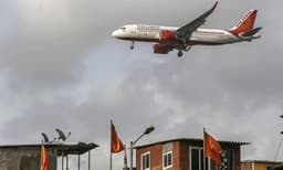 ഇറ്റലിയിലെത്തിയ എയര്‍ ഇന്ത്യ വിമാനത്തില്‍ 30 പേര്‍ക്കോളം കോവിഡ്