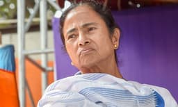 ബംഗാളില്‍ മൂന്നാം ഊഴം, തോറ്റെങ്കിലും  മുഖ്യമന്ത്രിയാകാന്‍ മമതാ ബാനര്‍ജിക്ക്‌ തടസമില്ല ; ആറുമാസത്തിനുള്ളില്‍ നിയമസഭാംഗത്വം നേടിയാല്‍ മതി.