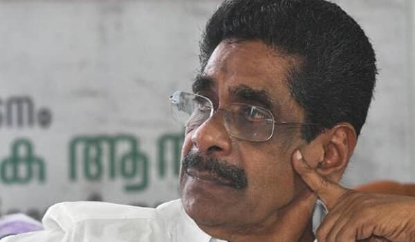 തെരഞ്ഞെടുപ്പിലെ വീഴ്ച ; 'മുല്ലപ്പള്ളിയെ മാത്രം കുറ്റക്കാരനാക്കാൻ കഴിയില്ല '; ചർച്ചകൾക്ക് ചൂടേറുന്നു 
