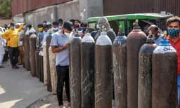 ഓക്‌സിജന്‍ കിട്ടാതെ രോഗികള്‍ മരിച്ചു ; അടി പേടിച്ച് മൃതദേഹങ്ങള്‍ ഐസിയുവില്‍ തള്ളി ഡോക്ടര്‍മാര്‍ മുങ്ങി...!!