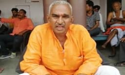 കോവിഡിനെ പ്രതിരോധിക്കാൻ ഗോമൂത്രം കുടിക്കാൻ ആഹ്വാനം ചെയ്ത് ബിജെപി എംഎൽഎ 