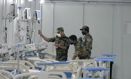 കോവിഡ് വ്യാപനം : സൈനിക ഡോക്ടര്‍മാരെ തിരികെ വിളിച്ച് കേന്ദ്രം