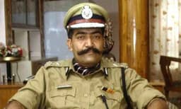 കോവിഡ് വ്യാപനം : സംസ്ഥാനത്ത് 1500 ഓളം തടവുകാര്‍ക്ക് ഉടന്‍ പരോള്‍, 350 വിചാരണ തടവുകാര്‍ക്ക് ജാമ്യം, നിര്‍ദ്ദേശം പുറത്തിറക്കി ജയില്‍ ഡിജിപി