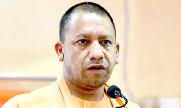 യുപിയില്‍ ഓക്‌സിജന്‍ ക്ഷാമമില്ലെന്ന് യോഗി ; ബെറെയ്‌ലിയില്‍ വായു കിട്ടാക്കനി, കരിഞ്ചന്തയുമെന്ന് കത്തെഴുതി കേന്ദ്രമന്ത്രി