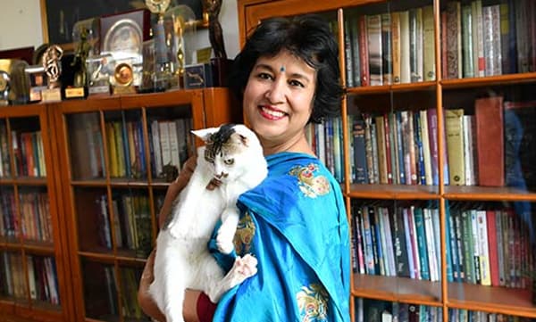 താമസം ഒറ്റയ്ക്ക്, കൂട്ടിന് ഒരു പൂച്ച മാത്രം , പുറത്ത് നിന്ന് ആരേയും പ്രവേശിപ്പിക്കാറുമില്ല എന്നിട്ടും കോവിഡ് തന്നെയും പിടിച്ചു : തസ്ലീമ നസ്‌റീന്‍