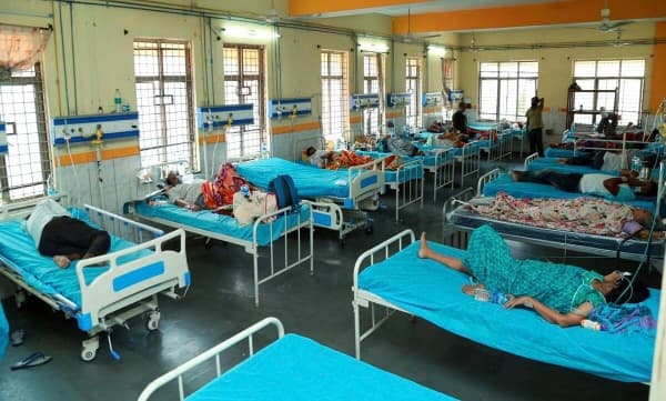 ഓക്സിജൻ സിലിണ്ടർ മാറ്റാൻ വൈകി ; തിരുപ്പതി സർക്കാർ ആശുപത്രിയിൽ 11 മരണം 