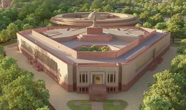 'സെൻട്രൽ വിസ്ത അല്ല വാക്‌സിൻ ആണ് രാജ്യത്തിന് ഇപ്പോൾ ആവശ്യം'; പ്രധാനമന്ത്രിക്ക് കത്തയച്ച് പ്രതിപക്ഷ നേതാക്കൾ 