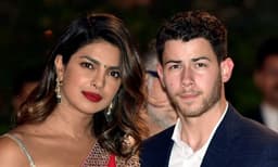 കോവിഡില്‍ പ്രിയങ്കാചോപ്രയും നിക്കും പിരിച്ചെടുത്തത് 10 ലക്ഷം ഡോളര്‍ ; 11 കോടി ലക്ഷ്യമിട്ട് വിരാട് കോഹ്ലിയം അനുഷ്‌ക്കയും