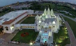 യുഎസില്‍ ക്ഷേത്ര നിര്‍മ്മാണത്തിന് കൊണ്ടു​പോയ ദളിതര്‍ക്ക് അടിമവേല ; തുച്ഛശമ്പളത്തില്‍ പൂട്ടിയിട്ട് വിശ്രമം പോലും നല്‍കാതെ പണിയെടുപ്പിച്ചു 