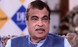 ഓക്‌സിജന്‍ കിട്ടാതെ ആളുകള്‍ മരിക്കുന്നത് ഒരു നല്ല കാര്യമല്ല ; കേന്ദ്രത്തിന്റെ വീഴ്ച സമ്മതിച്ച് ഗതാഗത മന്ത്രി നിതിന്‍ ഗഡ്കരിയും